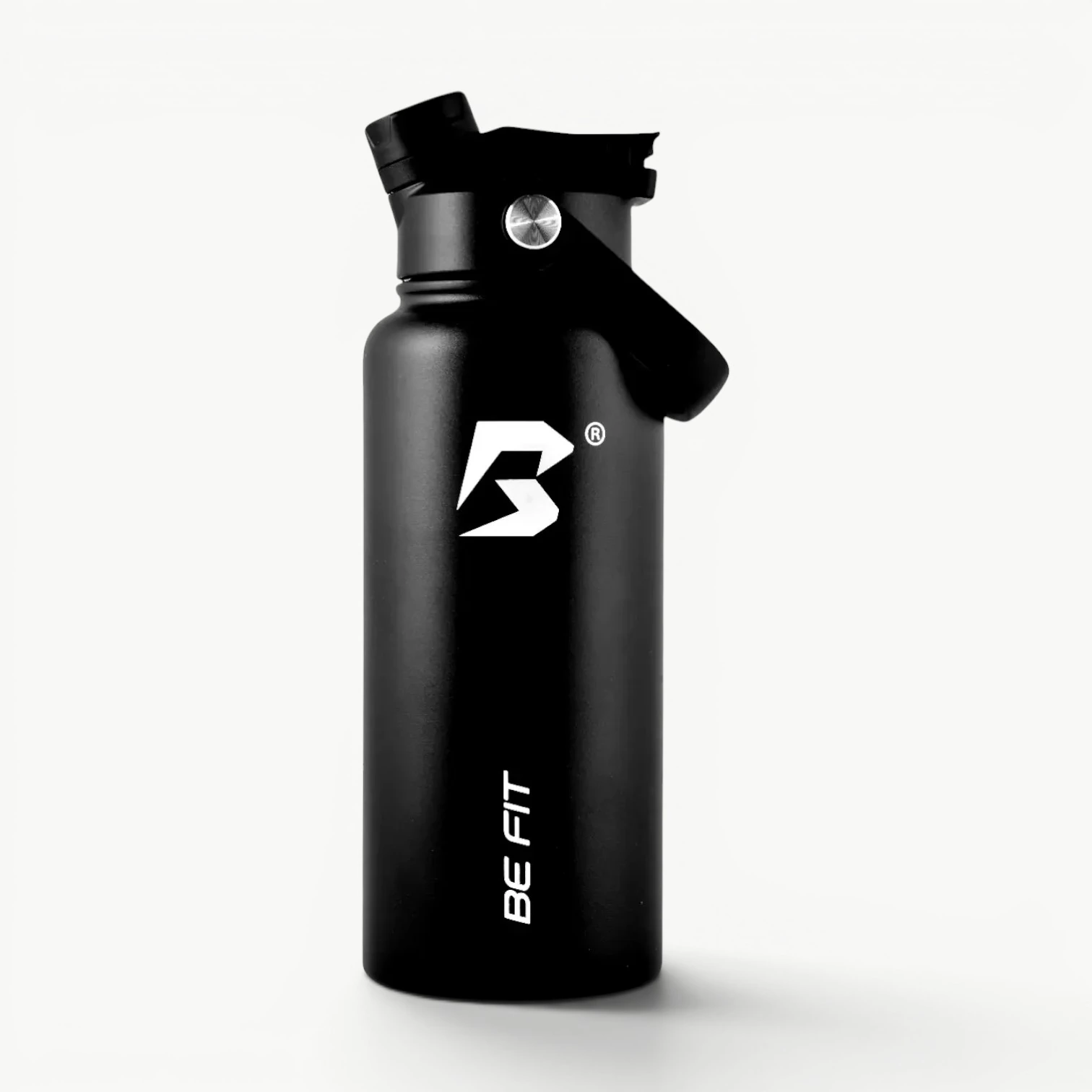 Midnight Black BE FIT SWIGGER™ van 946 ml, grote RVS waterfles van bijna 1 liter met gesloten FlipTwist™ en draaglus.